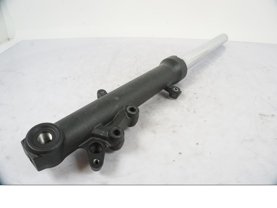 Framsidan på Gaffelben från en Kawasaki ER-6N -2012 motorcykel.