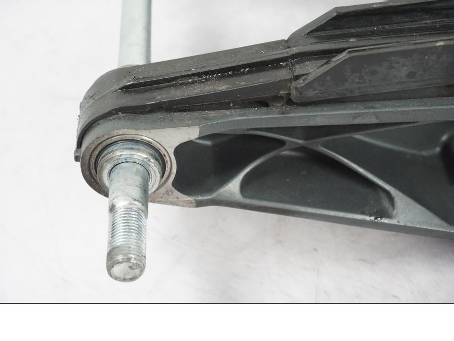 Baksidan på Sving från en KTM 390 Duke -2018 motorcykel.