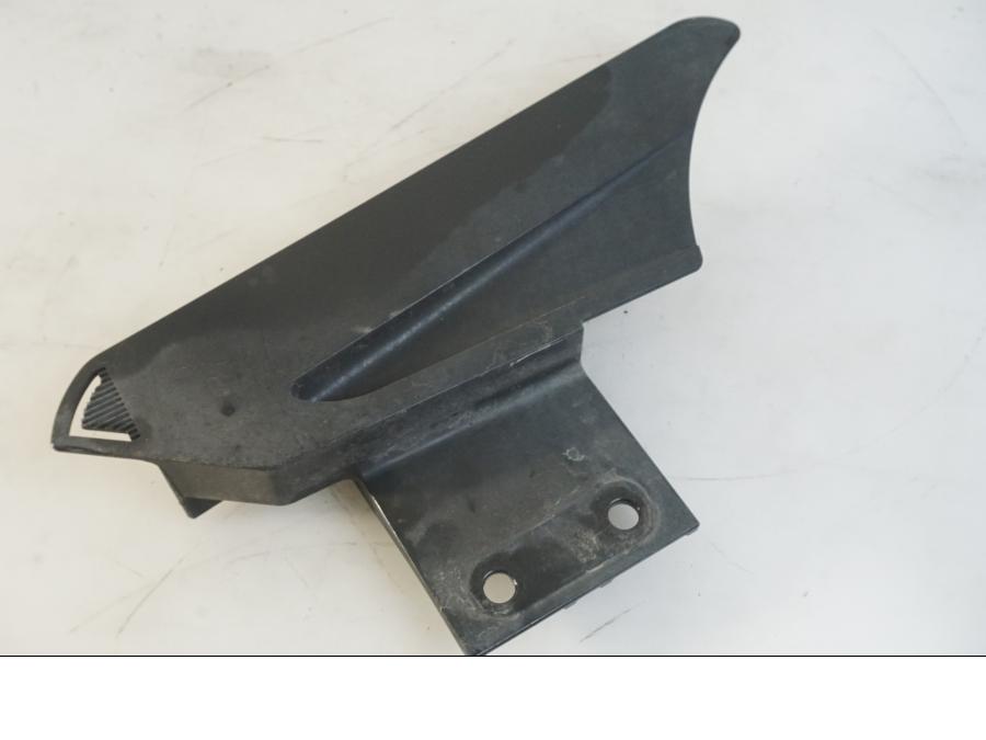 Höger sida på Remskydd från en Indian Chieftain Dark Horse -2019 motorcykel.