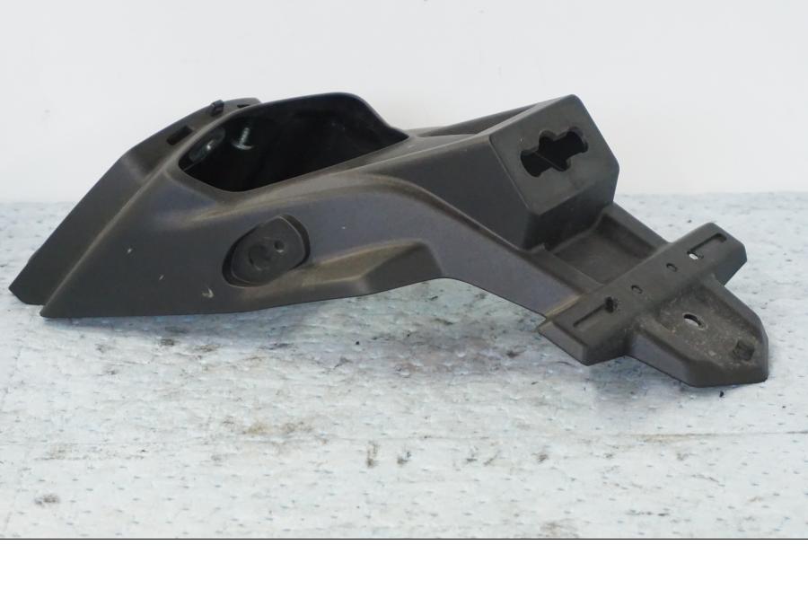 Höger sida på Skylthållare från en Suzuki GSX 1300 BK -2008 motorcykel.