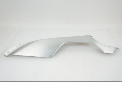 Baksidan på Värmeskydd från en Yamaha YZF-R7 -2022 motorcykel.