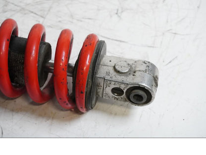 Vänster sida på Stötdämpare från en Triumph Sprint ST -2007 motorcykel.