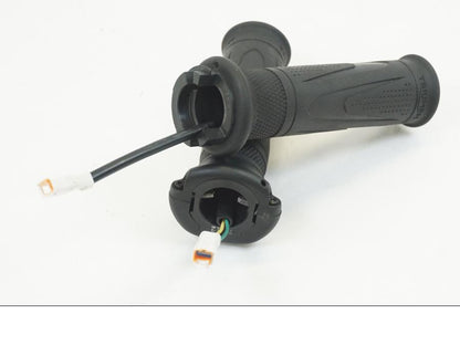 Höger sida på Värmehandtag från en Triumph Tiger 1200 -2018 motorcykel.