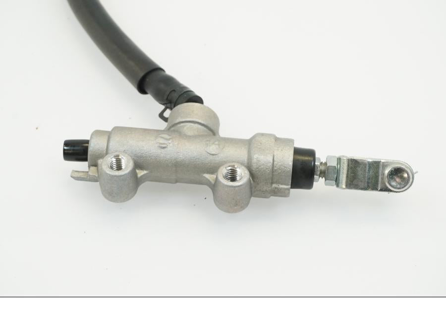 Baksidan på Bromshuvudcylinder från en Kawasaki Z 1000 -2014 motorcykel.