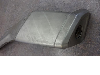 Baksidan på Ljuddämpardekor från en Honda CB 1000 R -2009 motorcykel.