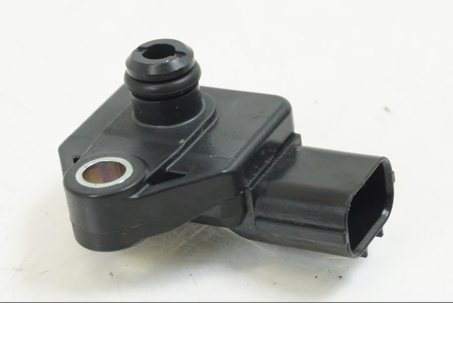 Framsidan på Mapsensor från en Honda CB 650 F Hornet -2017 motorcykel.