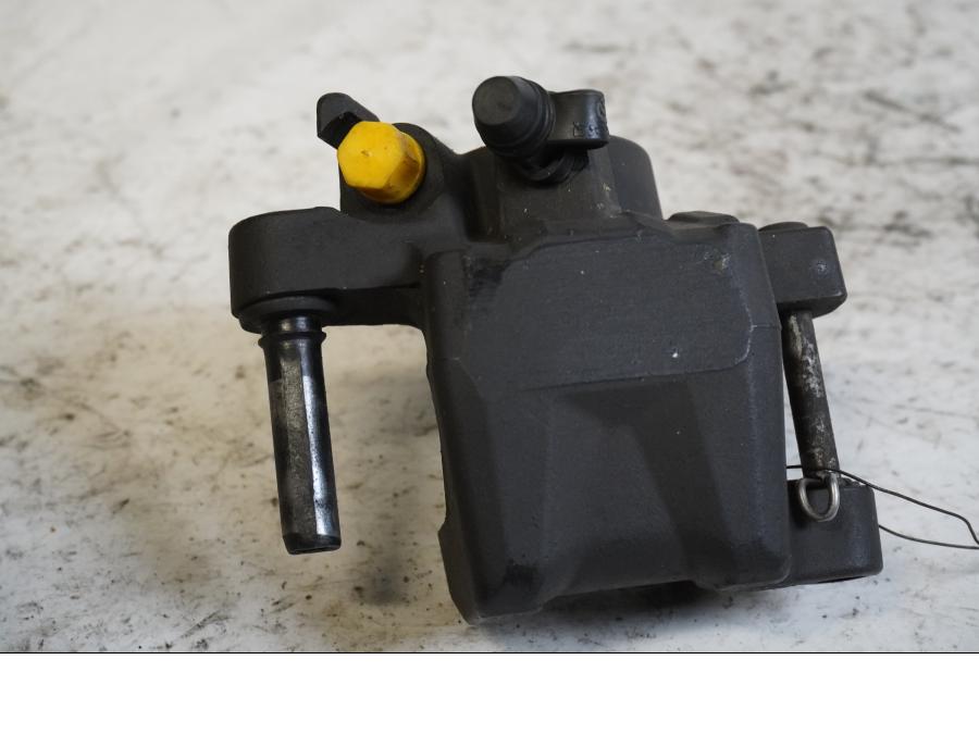 Baksidan på Bromsok från en BMW F 650 CS -2003 motorcykel.