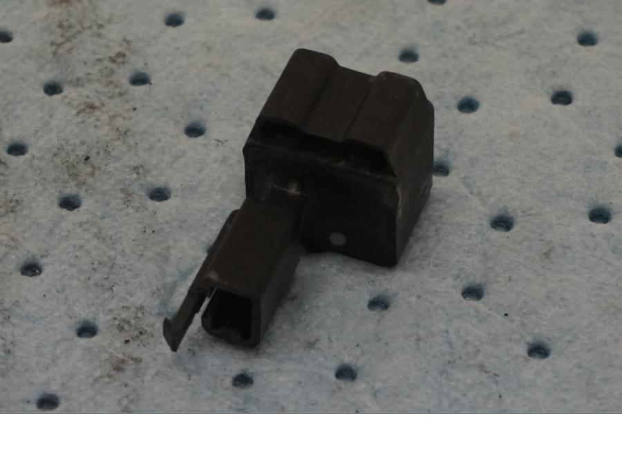 Framsidan på Blinkersrelä från en KTM 690 SMCR -2015 motorcykel.