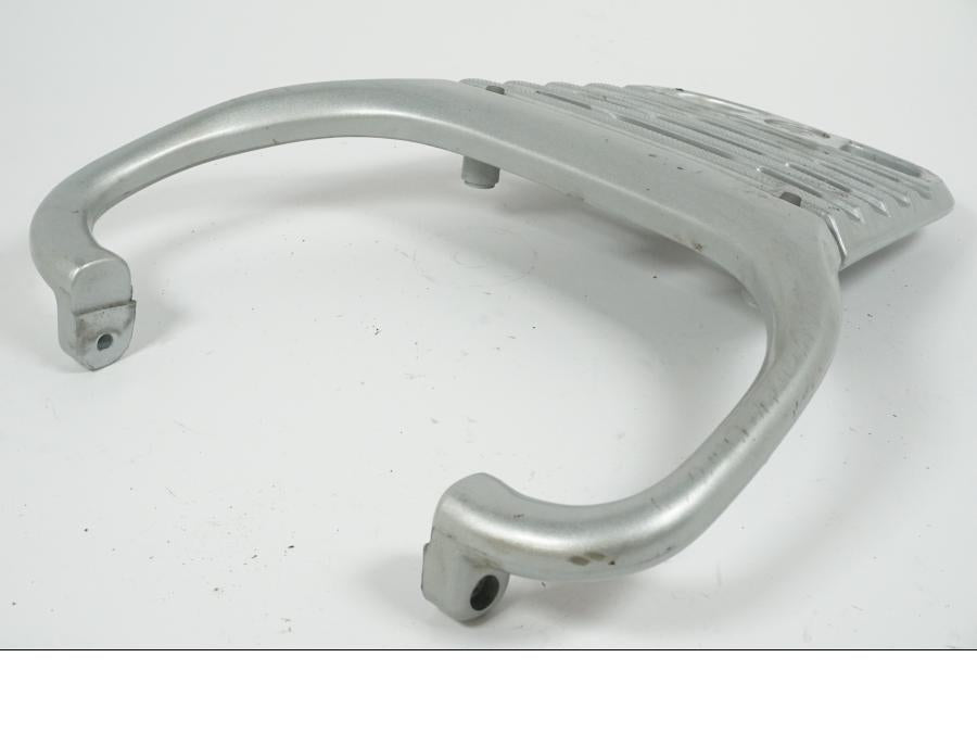 Framsidan på Pakethållare från en BMW F 650 -1998 motorcykel.