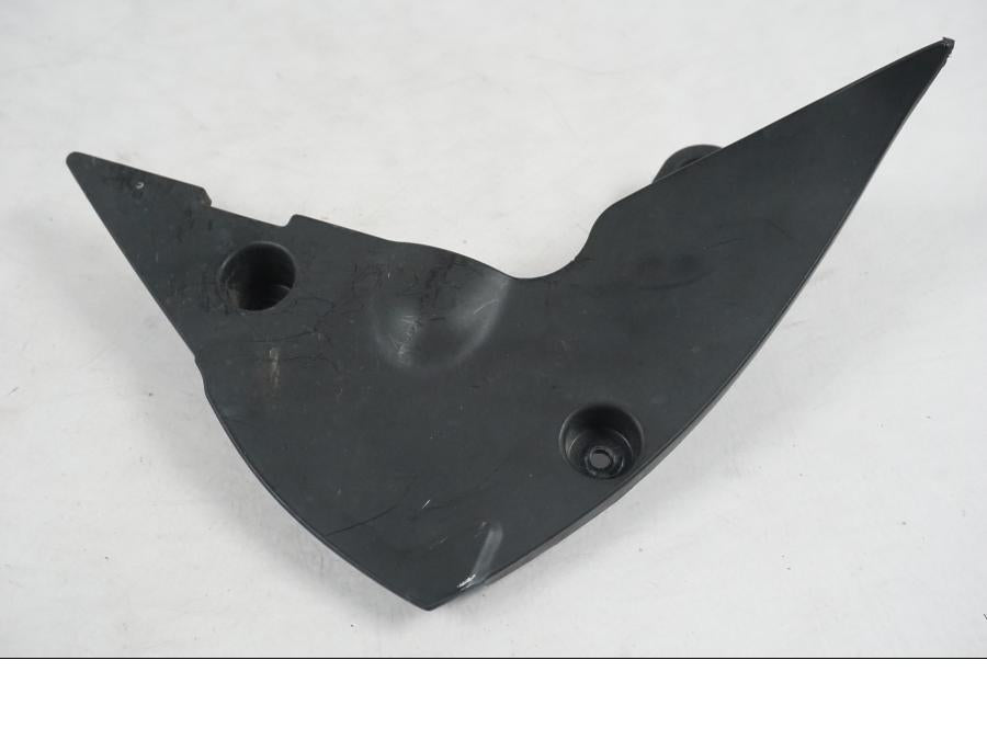 Framsidan på Sidkåpa innerplast från en Kawasaki ER-6N ABS -2010 motorcykel.