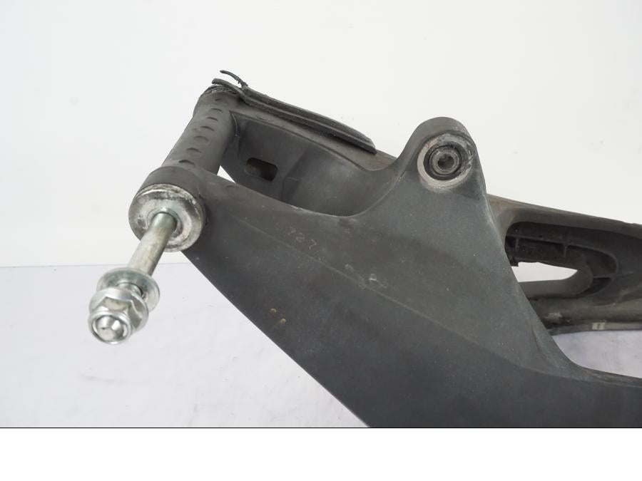 Extrabild3 på Sving från en Yamaha YZF-R 125 -2008 motorcykel.