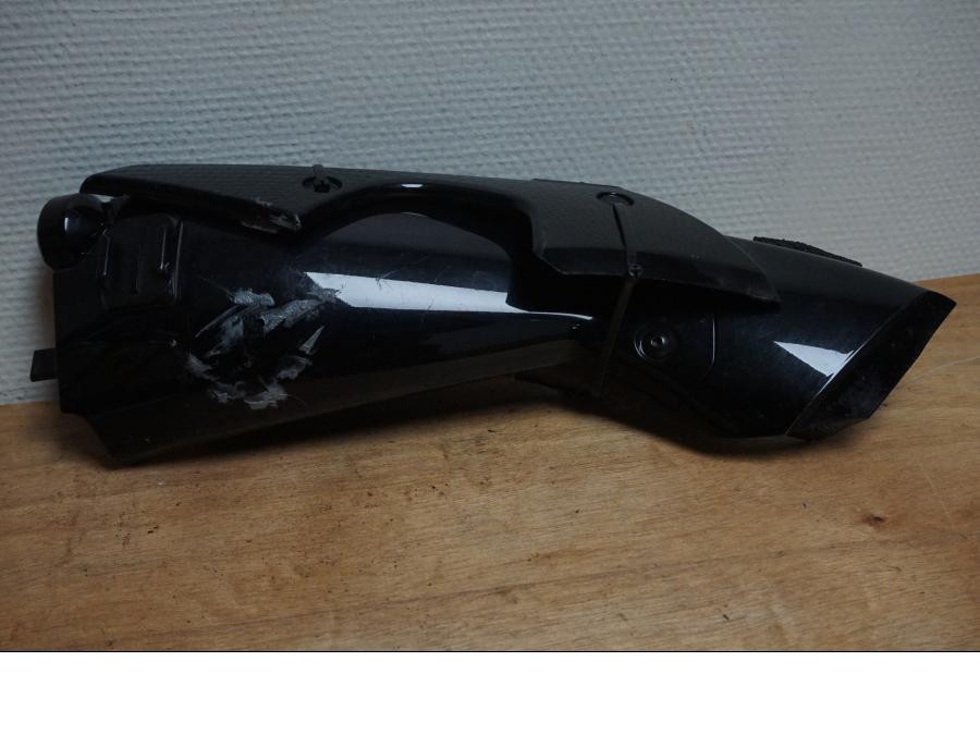 Framsidan på Luftintag från en Yamaha YZF 1000 R1 -2009 motorcykel.