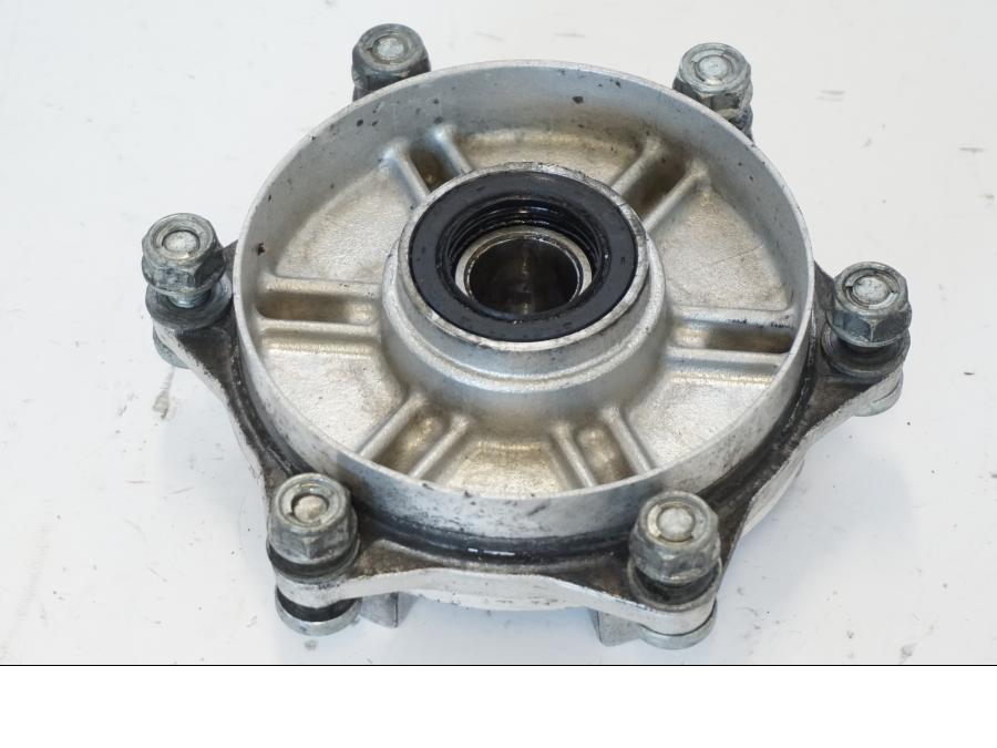 Framsidan på Drevfäste från en Honda CBR 900 RR -2001 motorcykel.