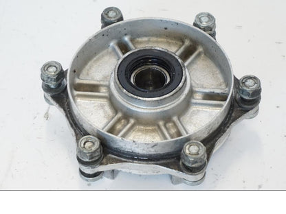 Framsidan på Drevfäste från en Honda CBR 900 RR -2001 motorcykel.