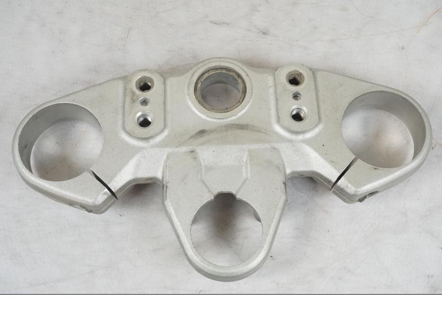 Framsidan på Gaffelkrona från en Triumph Tiger Explorer -2013 motorcykel.