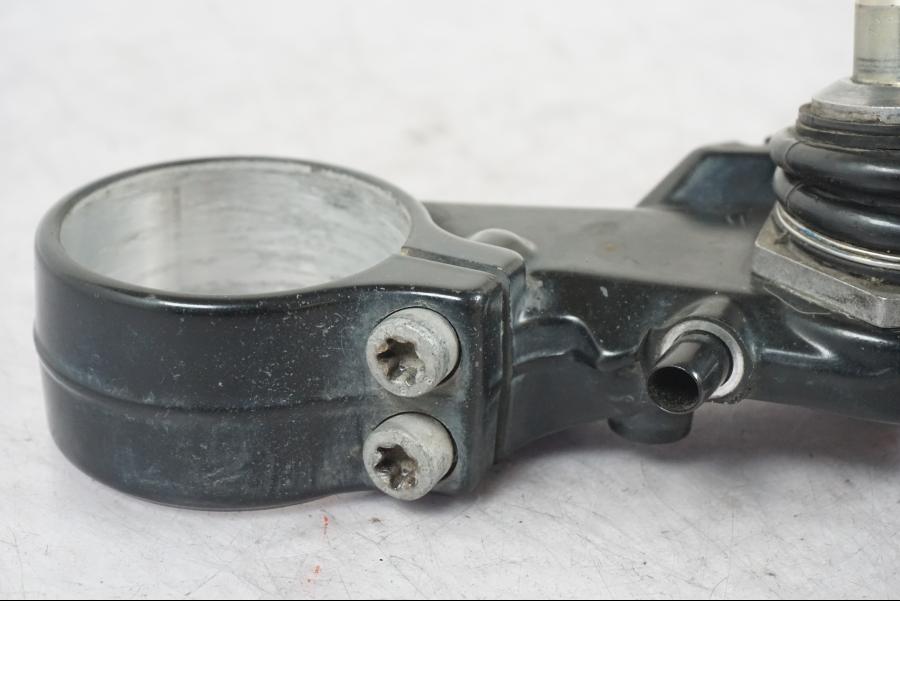 Höger sida på Gaffelkrona från en BMW R 1200 GSA -2012 motorcykel.