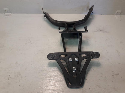 Framsidan på Skylthållare från en Triumph Daytona 675 -2012 motorcykel.