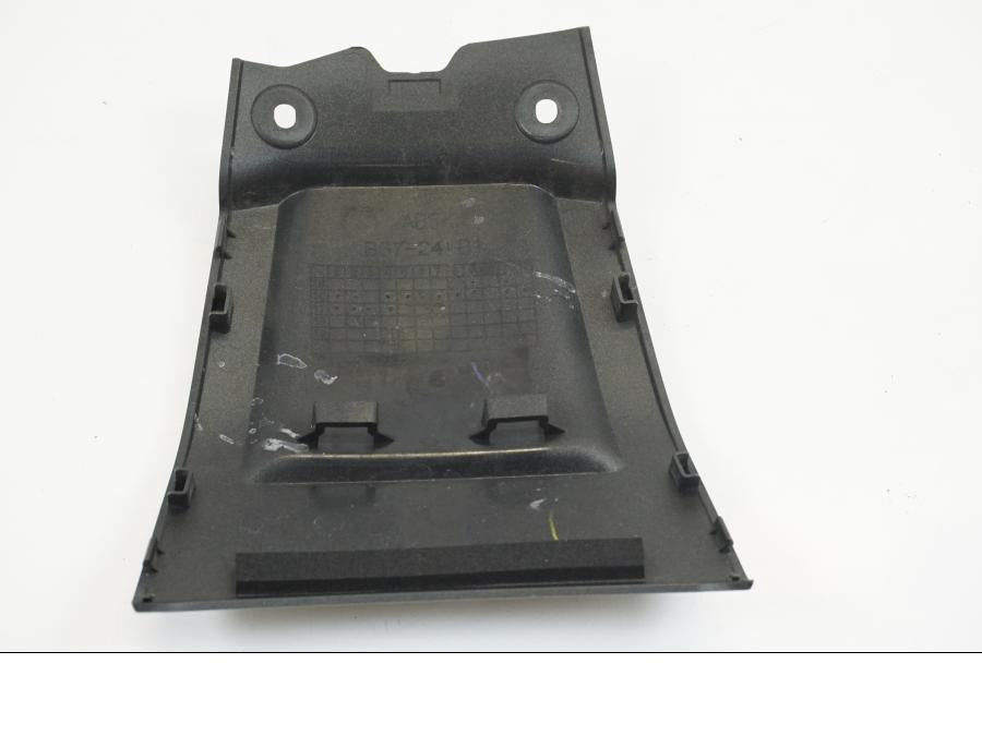 Snett uppifrån på Bensintankskåpa från en Yamaha MT-10 -2018 motorcykel.