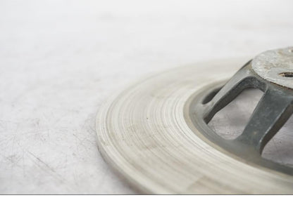 Vänster sida på Bromsskiva från en Honda CB 650 -1981 motorcykel.