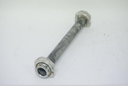 Vänster sida på Axel från en Ducati Desert X -2022 motorcykel.