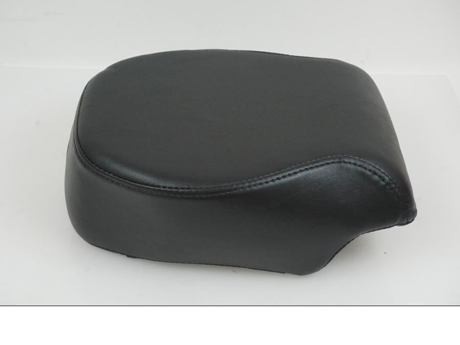 Framsidan på Sadel från en H-D Sportster 1200 XL1200C -2015 motorcykel.