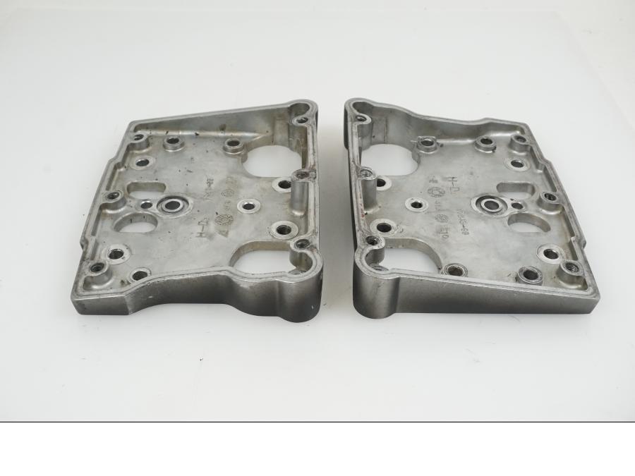 Höger sida på Ventilkåpa från en H-D Softail -2008 motorcykel.