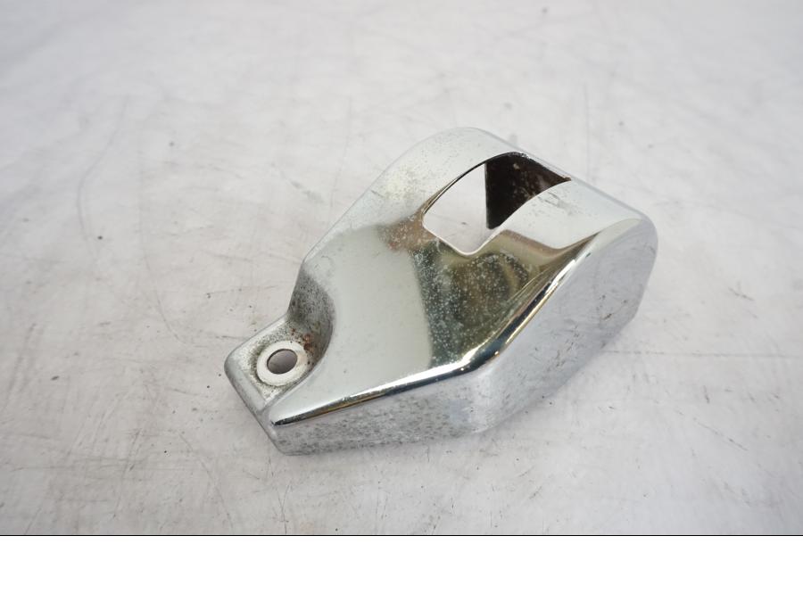 Framsidan på Bromsvätskebehållarkåpa från en Kawasaki VN 1500 -2003 motorcykel.