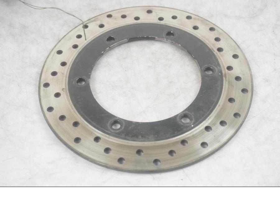 Höger sida på Bromsskiva från en Yamaha YZF 1000 R1 -2002 motorcykel.