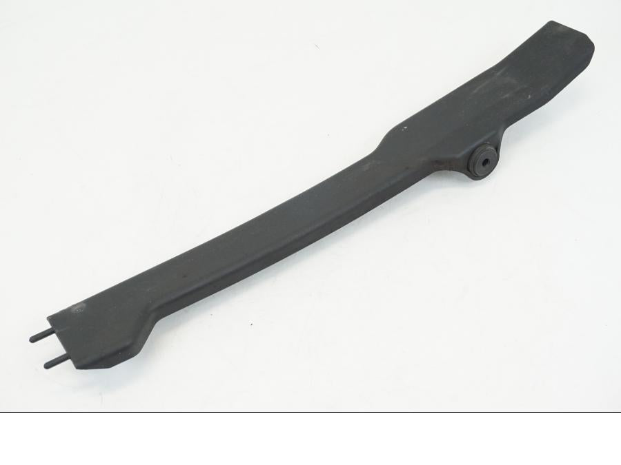 Framsidan på Kedjeskydd från en Ducati Streetfighter V4 -2020 motorcykel.