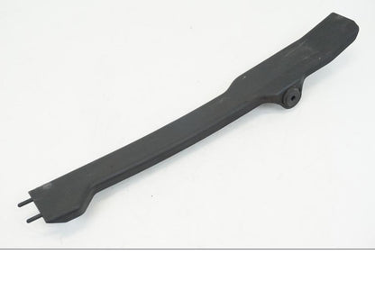 Framsidan på Kedjeskydd från en Ducati Streetfighter V4 -2020 motorcykel.