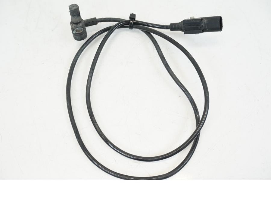 Baksidan på ABS givare från en BMW R 1250 GS -2019 motorcykel.