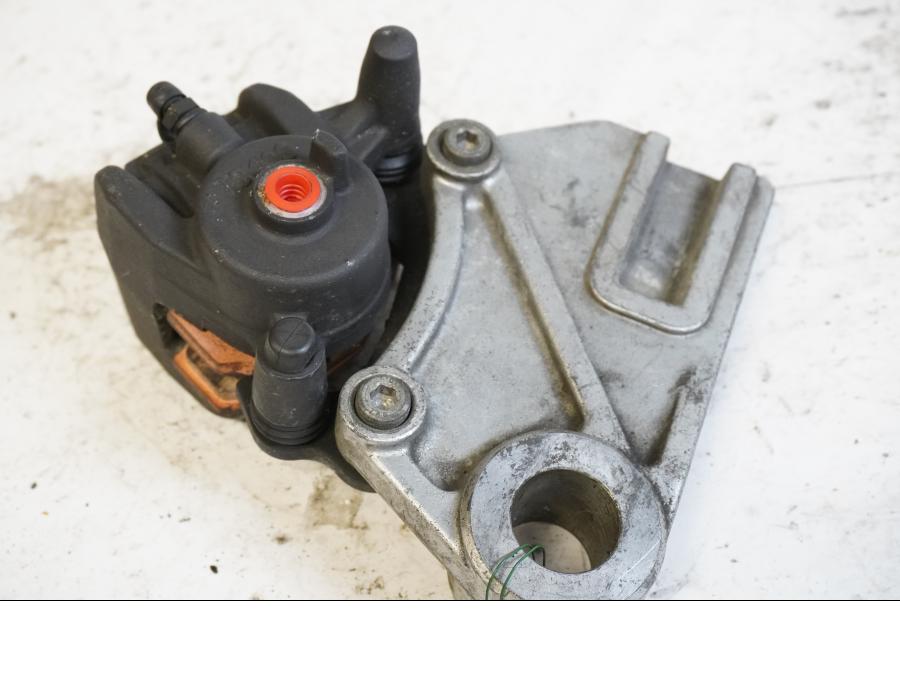 Framsidan på Bromsok från en Kawasaki ZX-9R -1994 motorcykel.