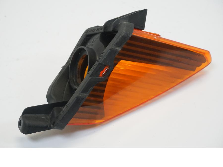 Snett uppifrån på Blinkersglas från en Honda VFR 800 -2005 motorcykel.