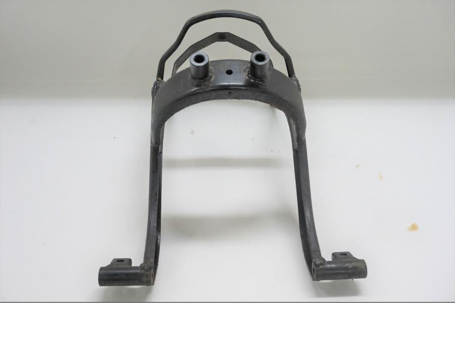 Höger sida på Bakskärmstag från en Yamaha XVZ 1300 -1997 motorcykel.