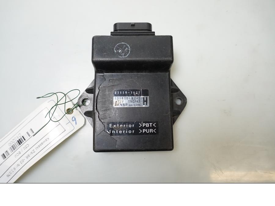 Framsidan på CDI / ECU från en Kawasaki ZX-9R -2003 motorcykel.
