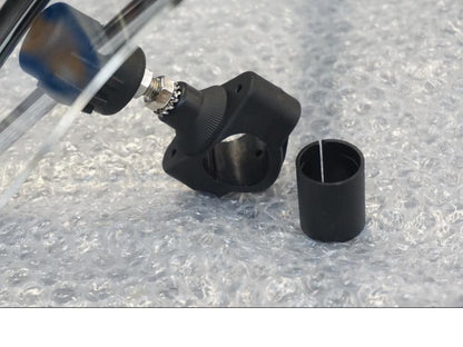 Vänster sida på Vindruta från en H-D Harley diverse -2022 motorcykel.