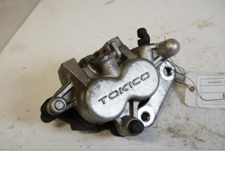 Framsidan på Bromsok från en Kawasaki VN 1500 Classic Tourer -2001 motorcykel.