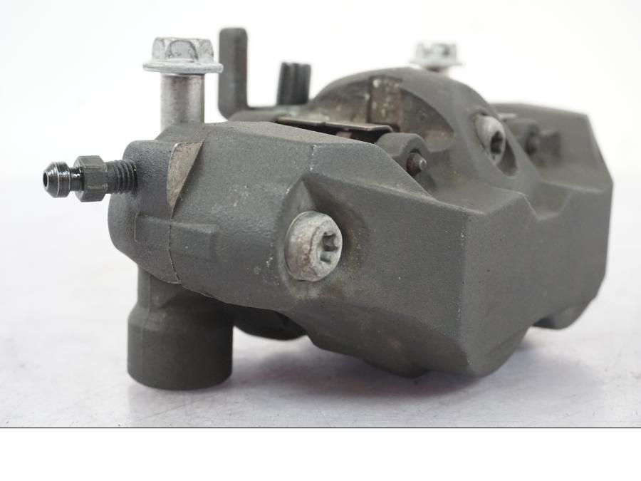 Baksidan på Bromsok från en Suzuki GSX-R 600 -2007 motorcykel.