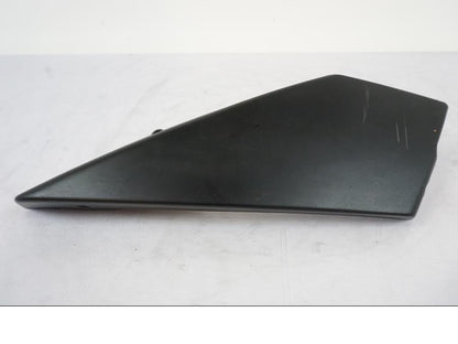 Höger sida på Kylarvinge från en KTM 790 Duke -2019 motorcykel.