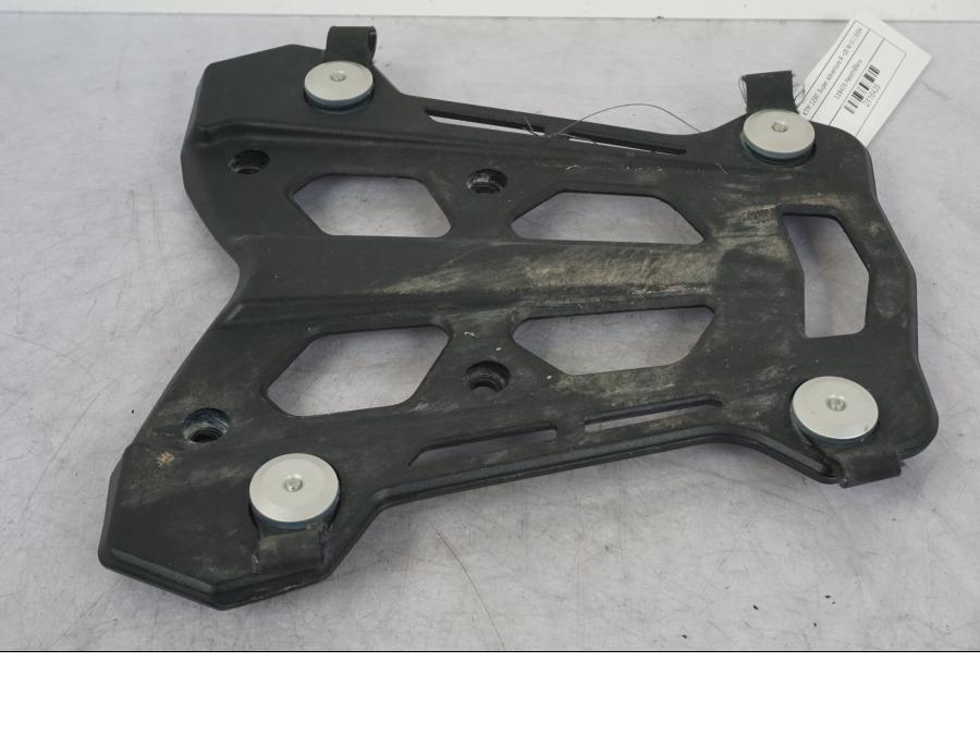 Höger sida på Pakethållare från en KTM 1290 Super Adventure R -2018 motorcykel.