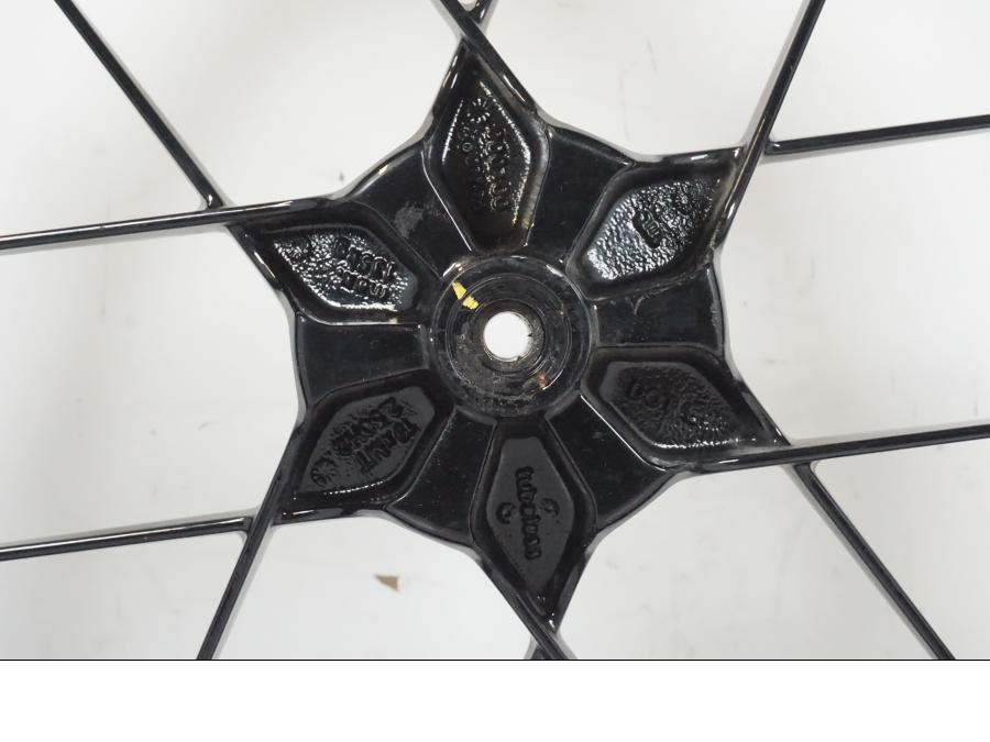 Extrabild2 på Fälg från en KTM 390 Adventure -2021 motorcykel.