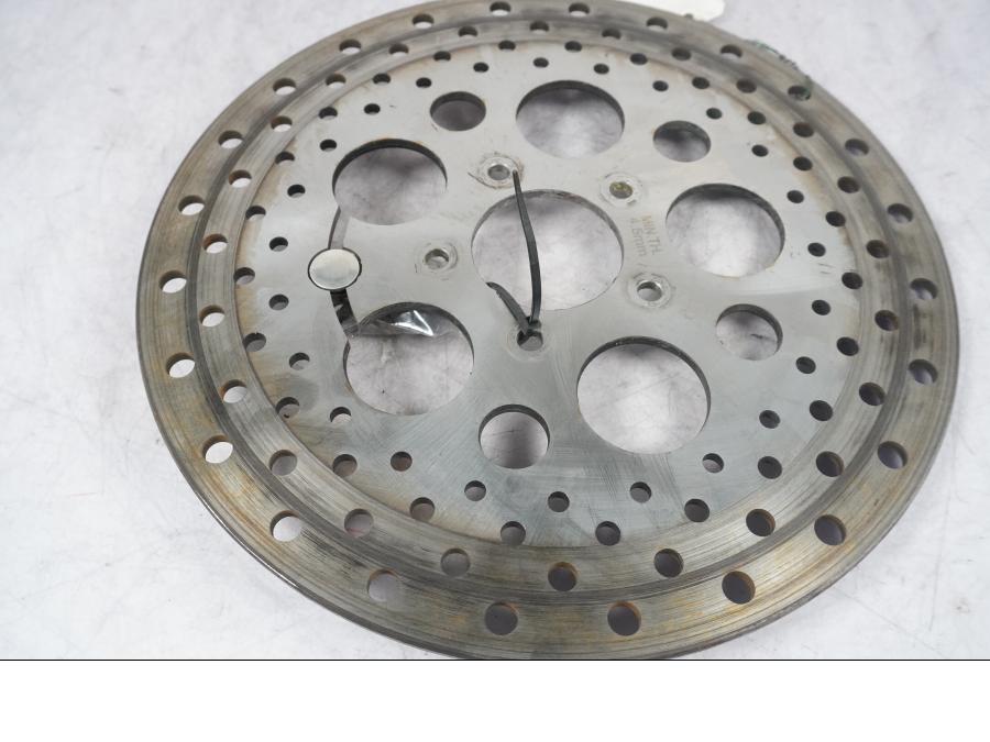 Vänster sida på Bromsskiva från en H-D Touring Street Glide FLHX -2009 motorcykel.