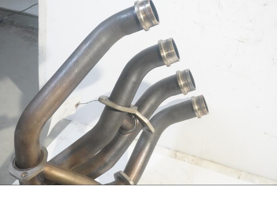 Baksidan på Grenrör från en Kawasaki ZZ-R 1400 -2010 motorcykel.