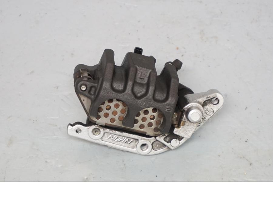 Baksidan på Bromsok från en Triumph Street Twin -2016 motorcykel.