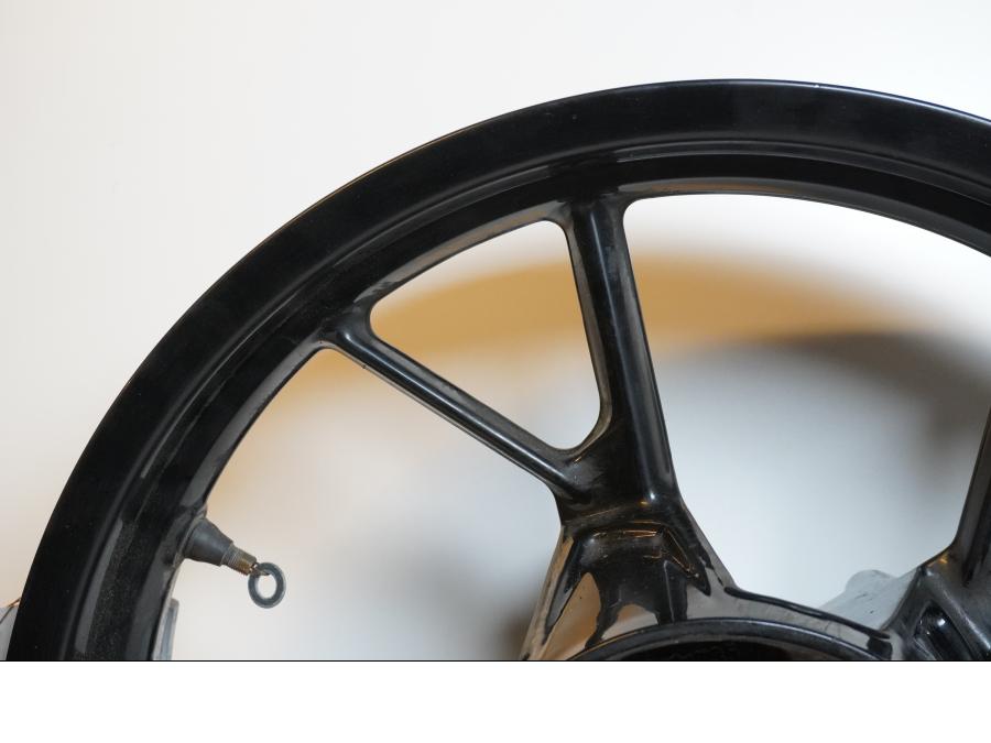 Extrabild6 på Fälg från en BMW F 700 GS -2014 motorcykel.