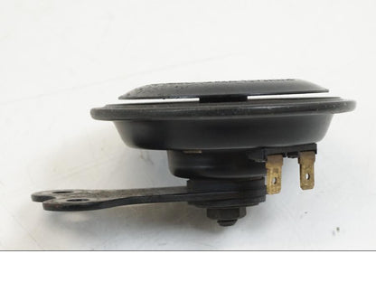 Baksidan på Signalhorn / Tuta från en Kawasaki VN 800 -2000 motorcykel.