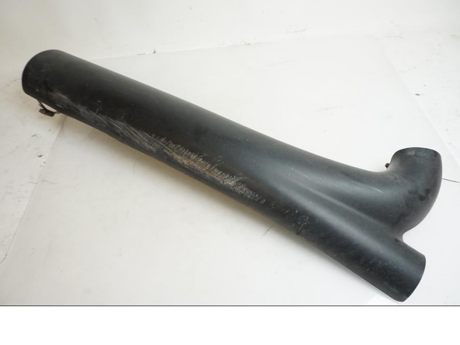 Framsidan på Värmeskydd från en Indian Chieftain Dark Horse -2019 motorcykel.