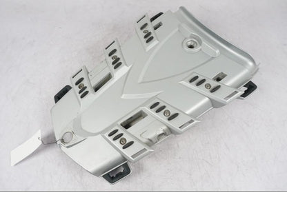 Framsidan på Sadelfäste från en BMW R 1200 GS -2005 motorcykel.