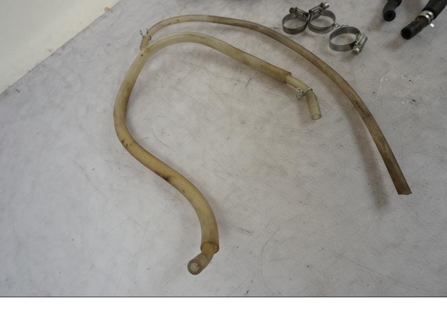 Vänster sida på Vattenkyl Slang Set från en Yamaha MT 125 -2017 motorcykel.