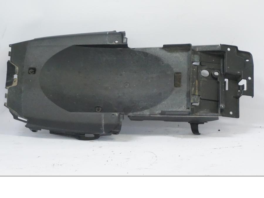 Framsidan på Innerskärm från en Honda CB 500 X -2015 motorcykel.